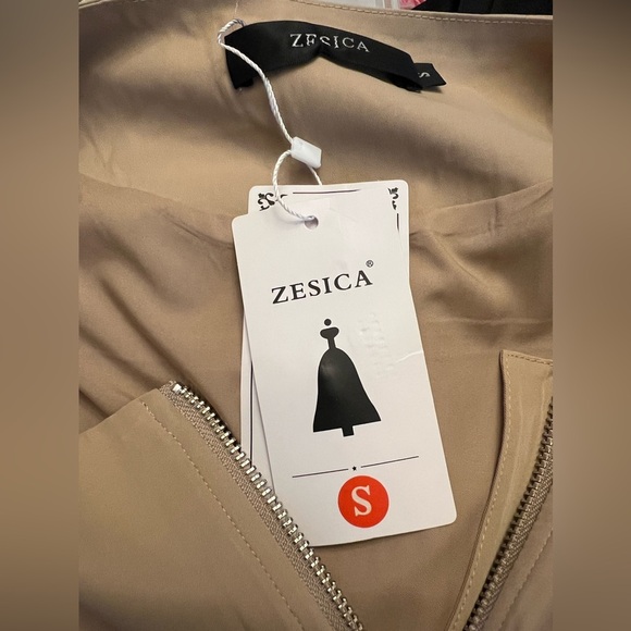 Tan Sleeveless Zip-Up Vest - Picture 5 of 8